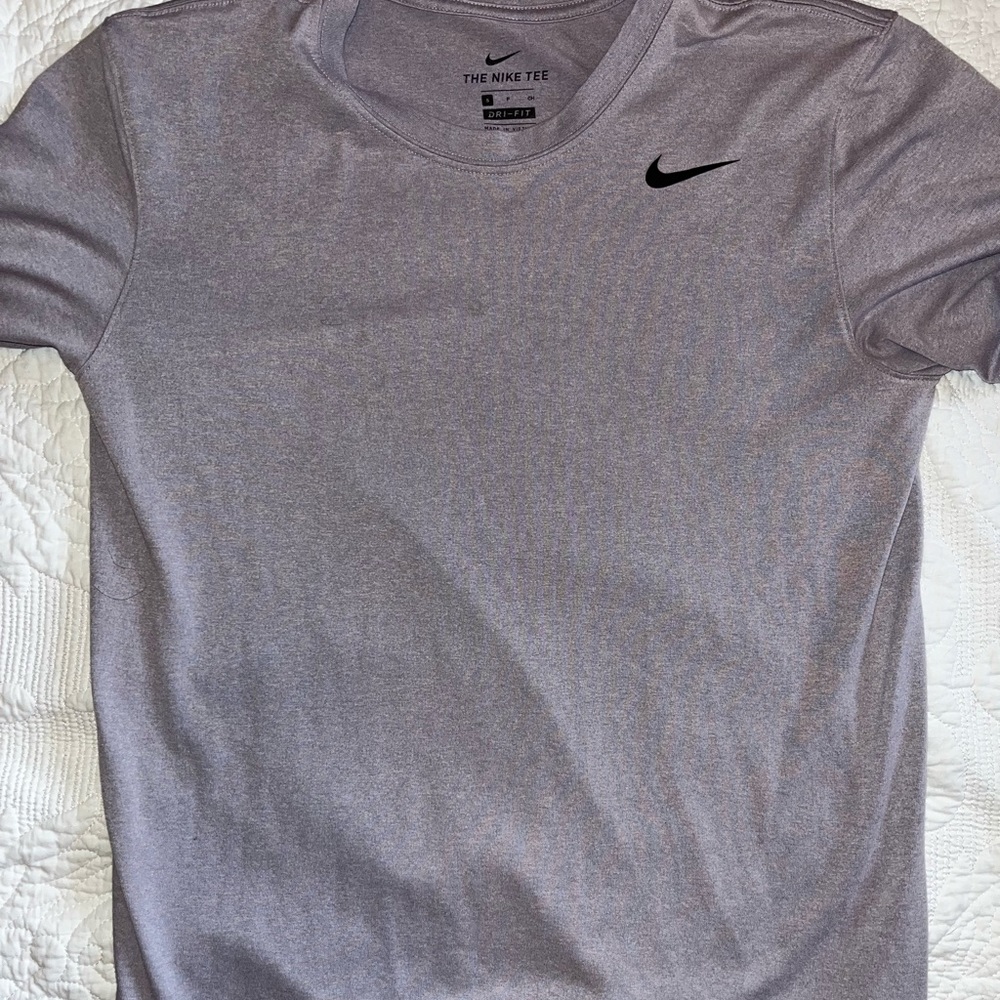 the nike tee